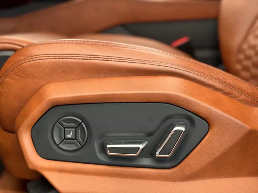 Lamborghini Urus Voll Ausstattung !!!! 03/2020-photo-13