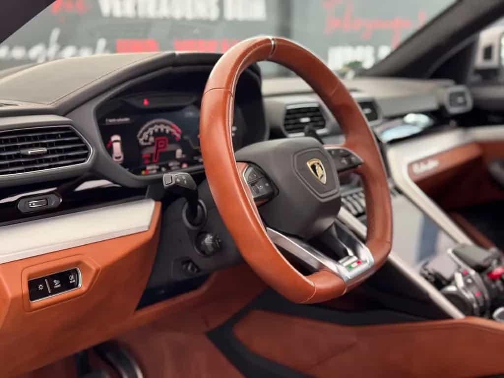 Lamborghini Urus Voll Ausstattung !!!! 03/2020-photo-14