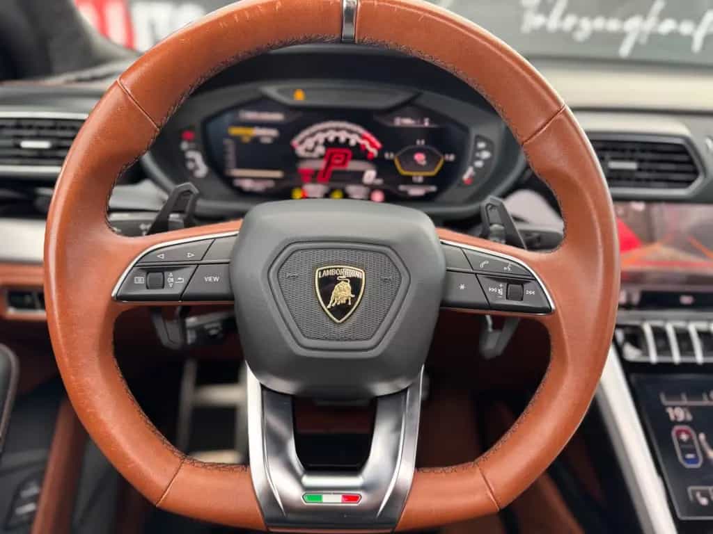 Lamborghini Urus Voll Ausstattung !!!! 03/2020-photo-16