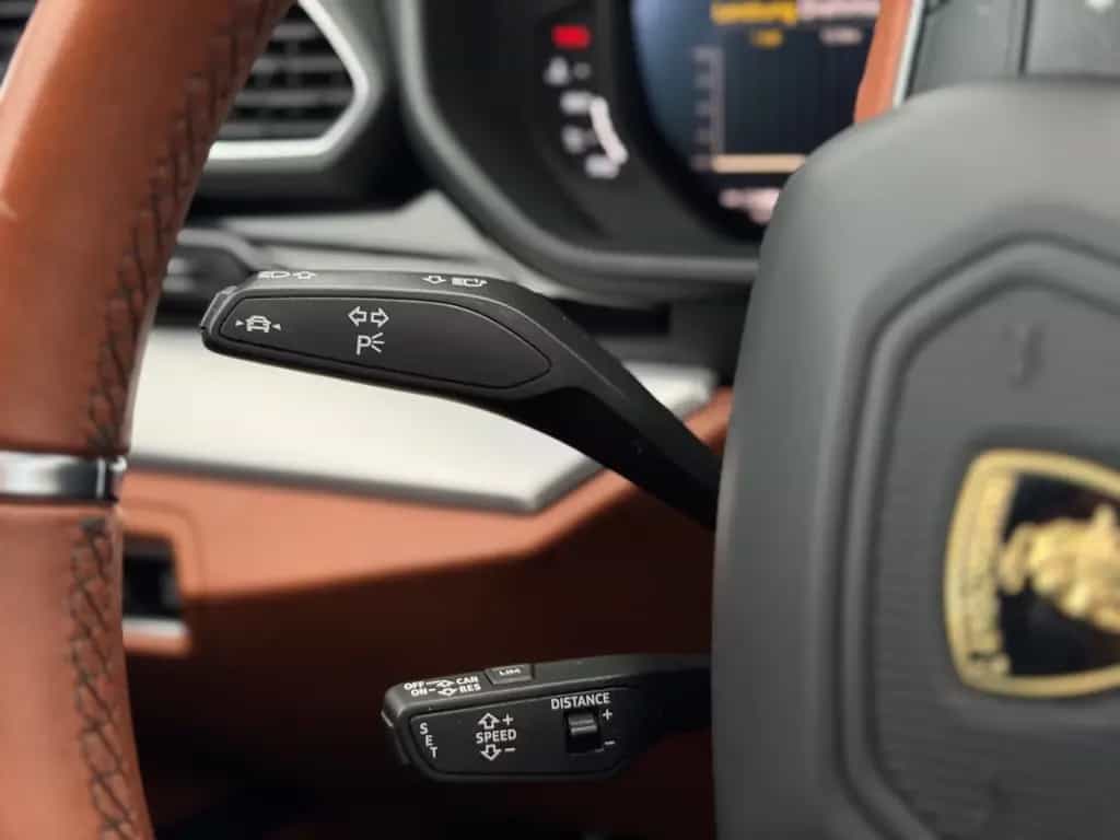 Lamborghini Urus Voll Ausstattung !!!! 03/2020-photo-17