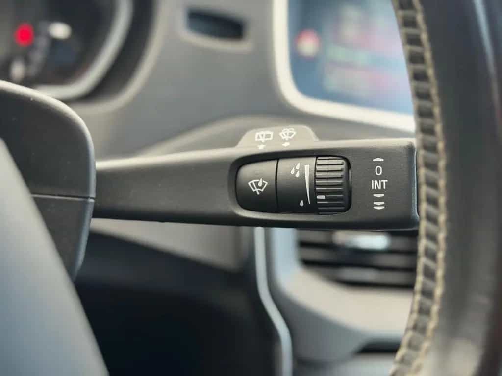 Volvo V40 Momentum 12/2016-photo-13