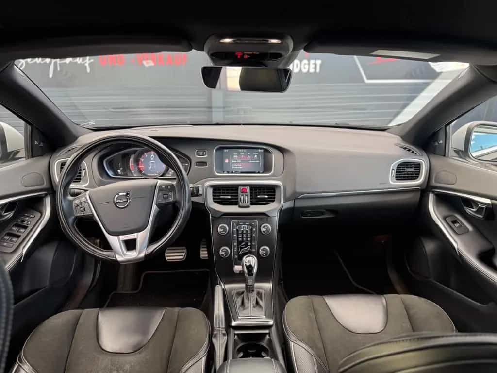 Volvo V40 Momentum 12/2016-photo-9