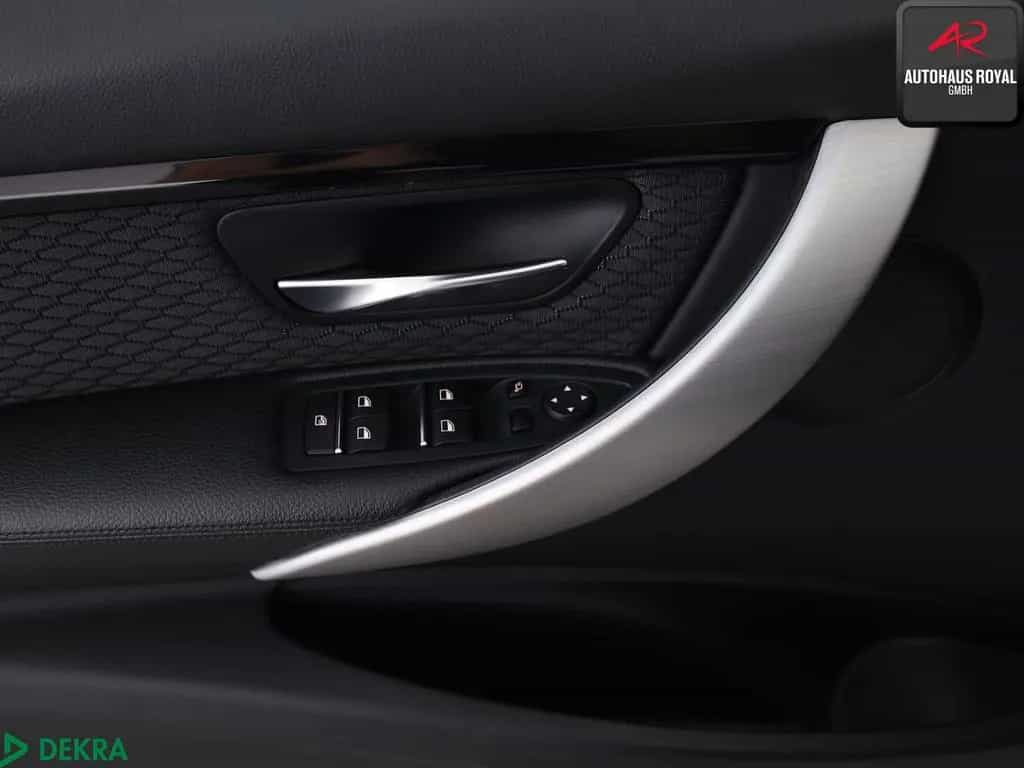 BMW 320 i xDrive M SPORT HUD,KEYLESS,HIFI,GLASDACH 03/2018-photo-13