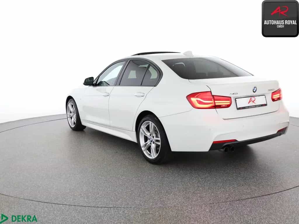 BMW 320 i xDrive M SPORT HUD,KEYLESS,HIFI,GLASDACH 03/2018-photo-2