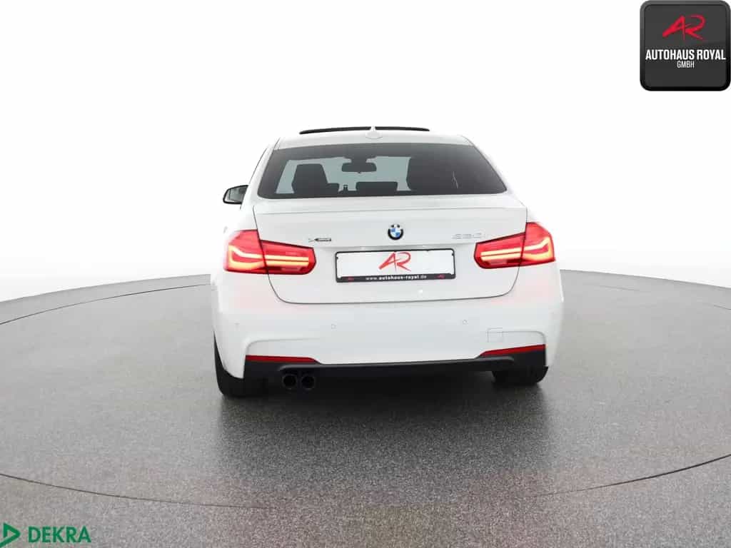 BMW 320 i xDrive M SPORT HUD,KEYLESS,HIFI,GLASDACH 03/2018-photo-3