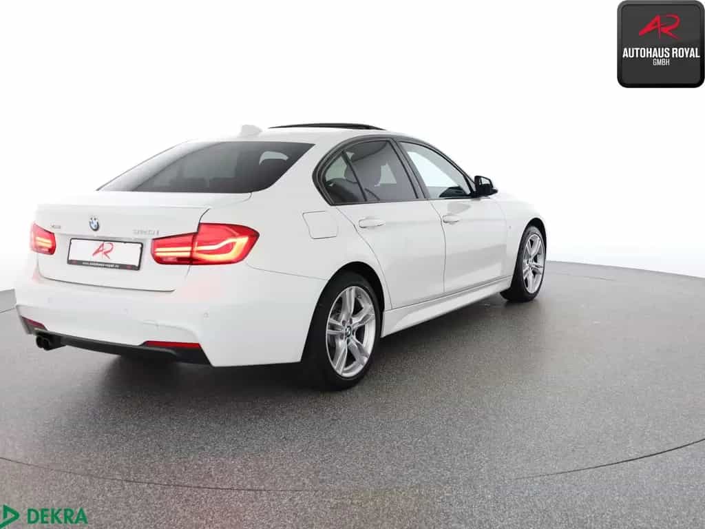 BMW 320 i xDrive M SPORT HUD,KEYLESS,HIFI,GLASDACH 03/2018-photo-4