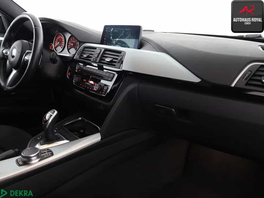 BMW 320 i xDrive M SPORT HUD,KEYLESS,HIFI,GLASDACH 03/2018-photo-9