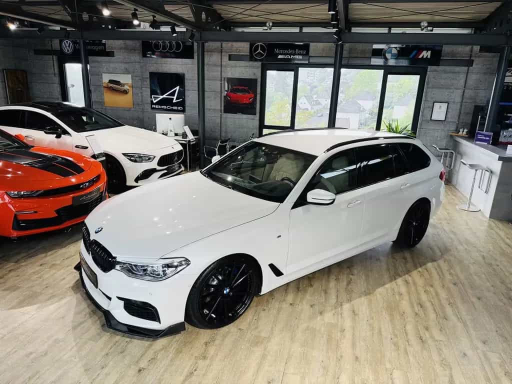 BMW 530 i Sport Line*360°KAM*ACC*HEADUP*AHK*H&K* 09/2019-photo-1