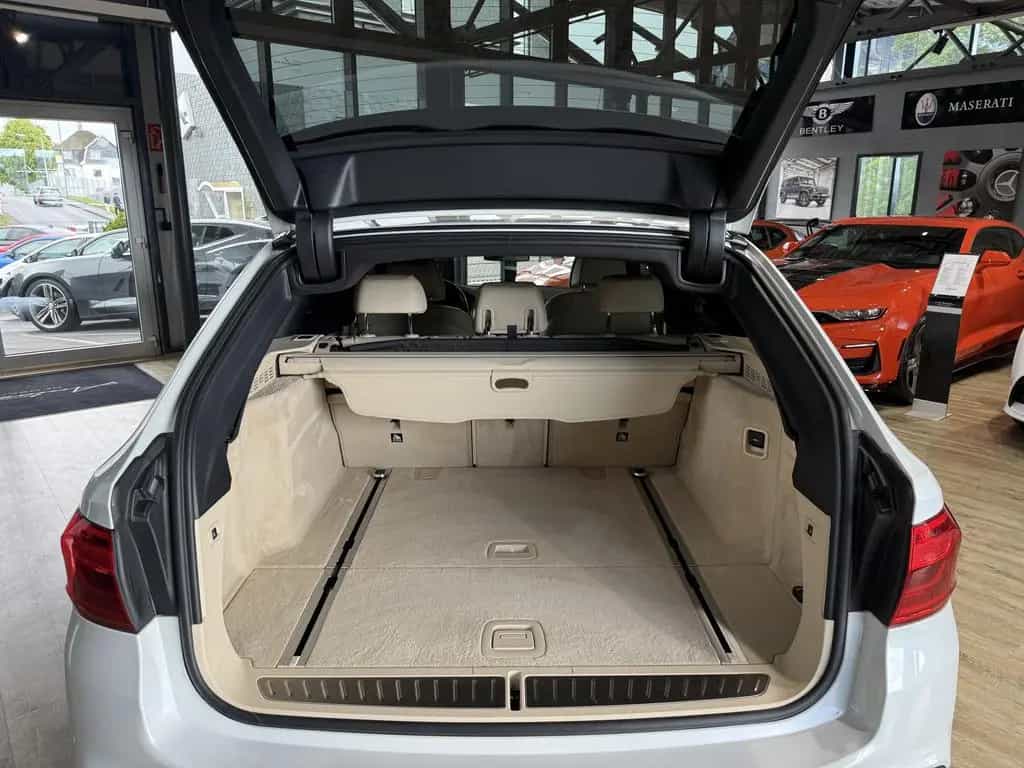 BMW 530 i Sport Line*360°KAM*ACC*HEADUP*AHK*H&K* 09/2019-photo-11