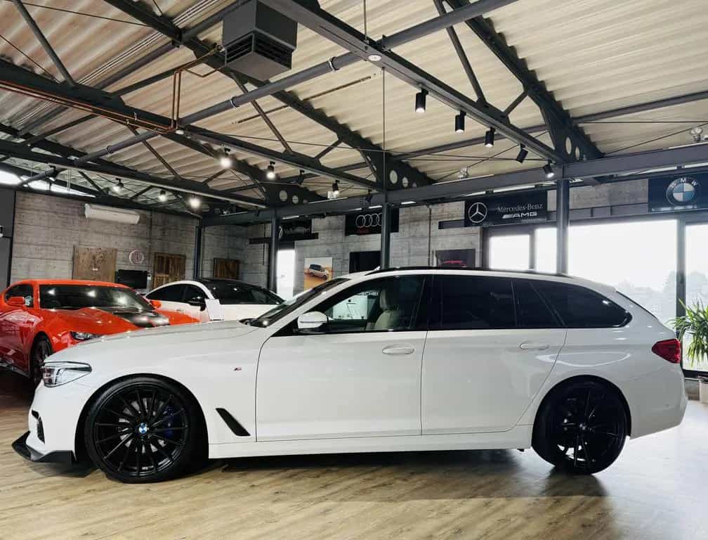 BMW 530 i Sport Line*360°KAM*ACC*HEADUP*AHK*H&K* 09/2019-photo-2
