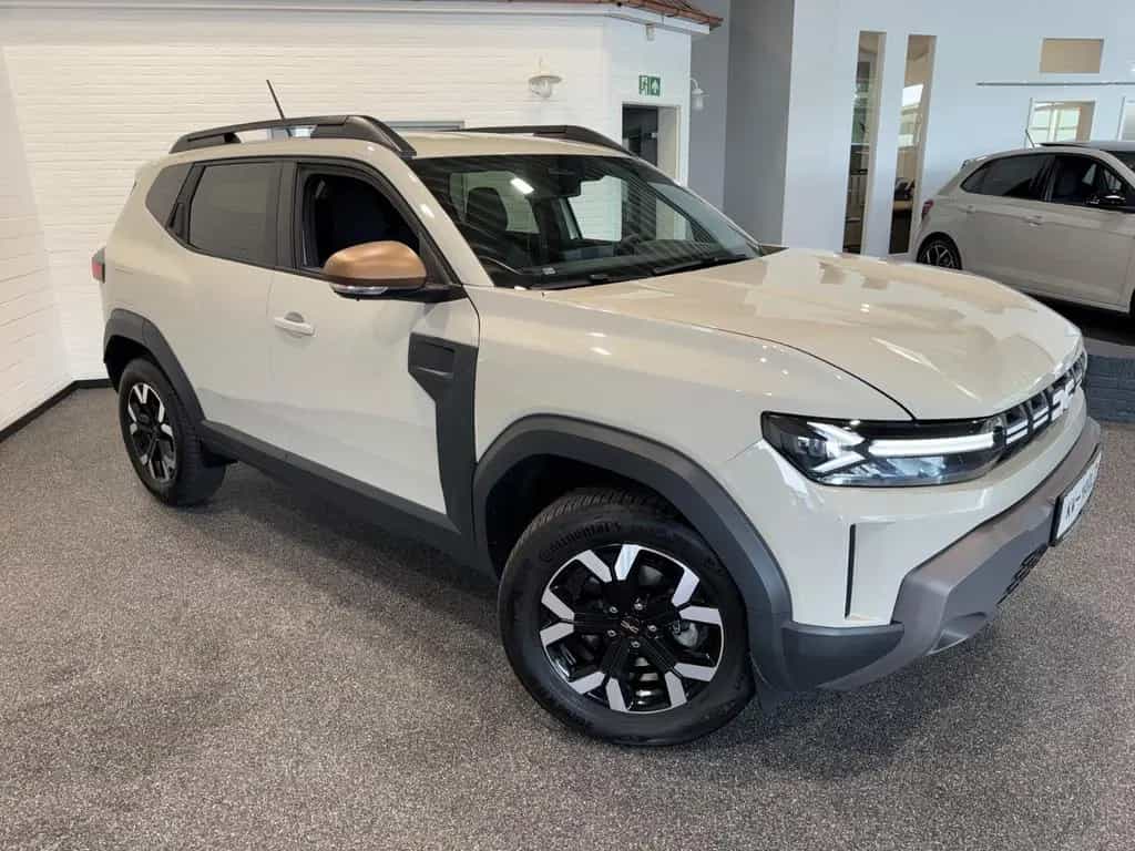 Dacia Duster III TCe 130 Extreme 4x4 NAVI ALLWETTER 03/2025-photo-2