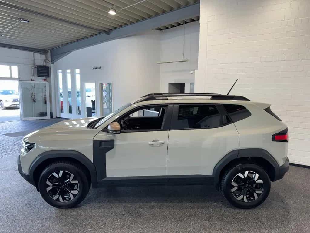 Dacia Duster III TCe 130 Extreme 4x4 NAVI ALLWETTER 03/2025-photo-3