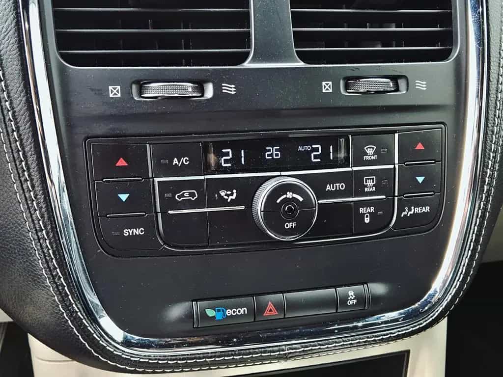Dodge Grand Caravan 3.6 V6 SXT+7 Sitze+Monitor+el. Tür 10/2018-photo-15