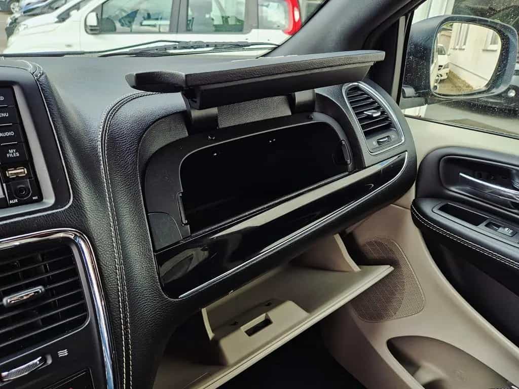 Dodge Grand Caravan 3.6 V6 SXT+7 Sitze+Monitor+el. Tür 10/2018-photo-17