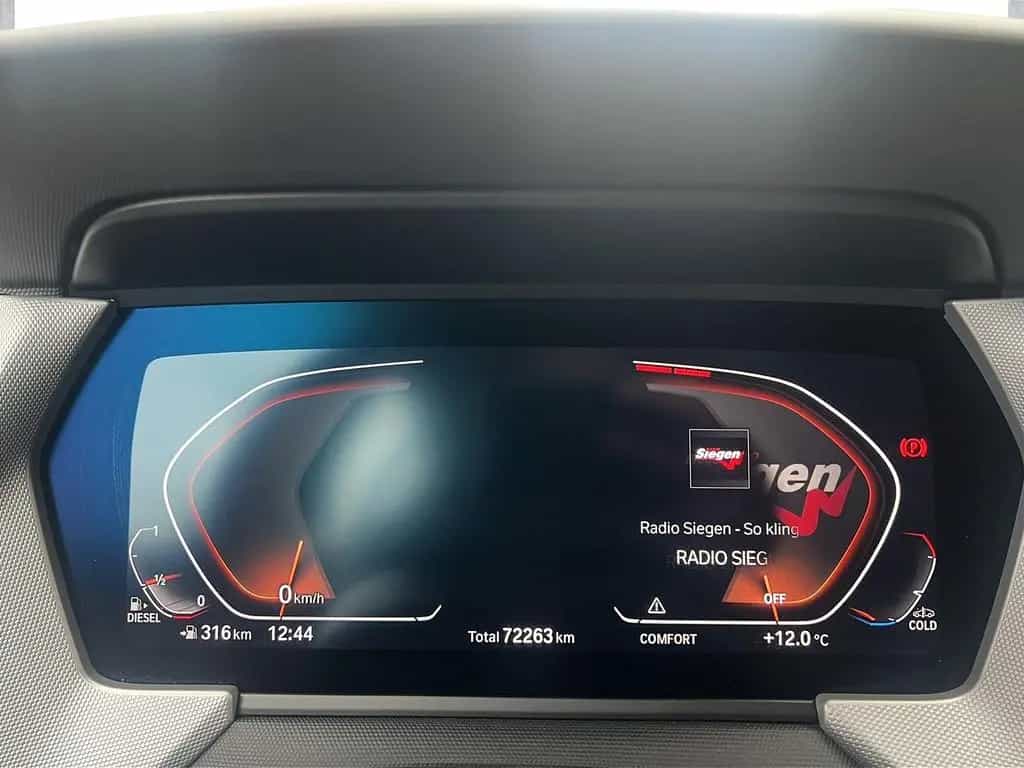 BMW 118 d Advantage LiveCockpit Prof Sport LED PDC SH 04/2023-photo-11