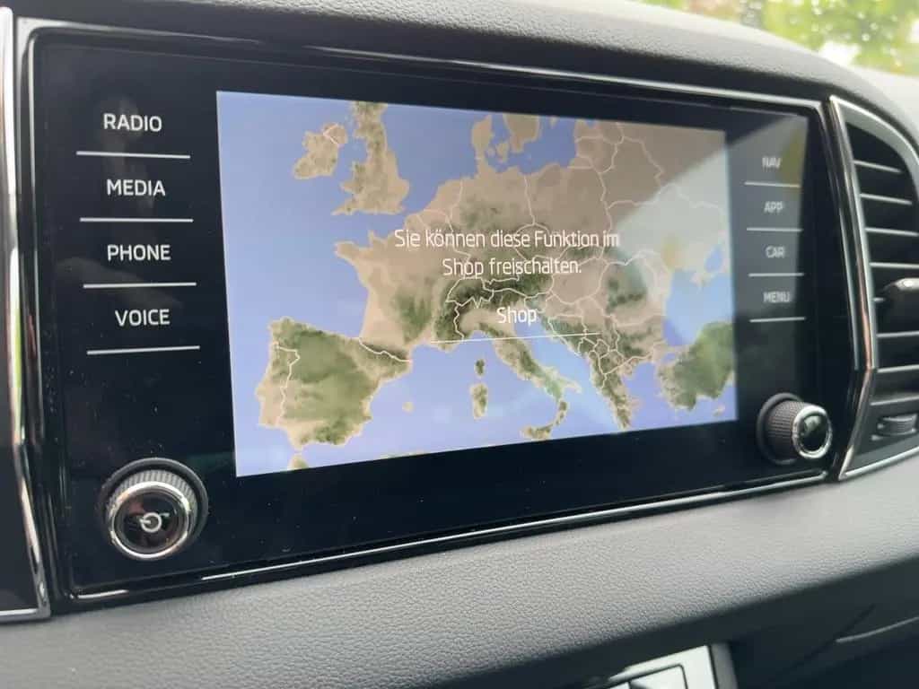 Skoda Karoq Ambition CAM LED NAVI AHK PDC 01/2023-photo-13