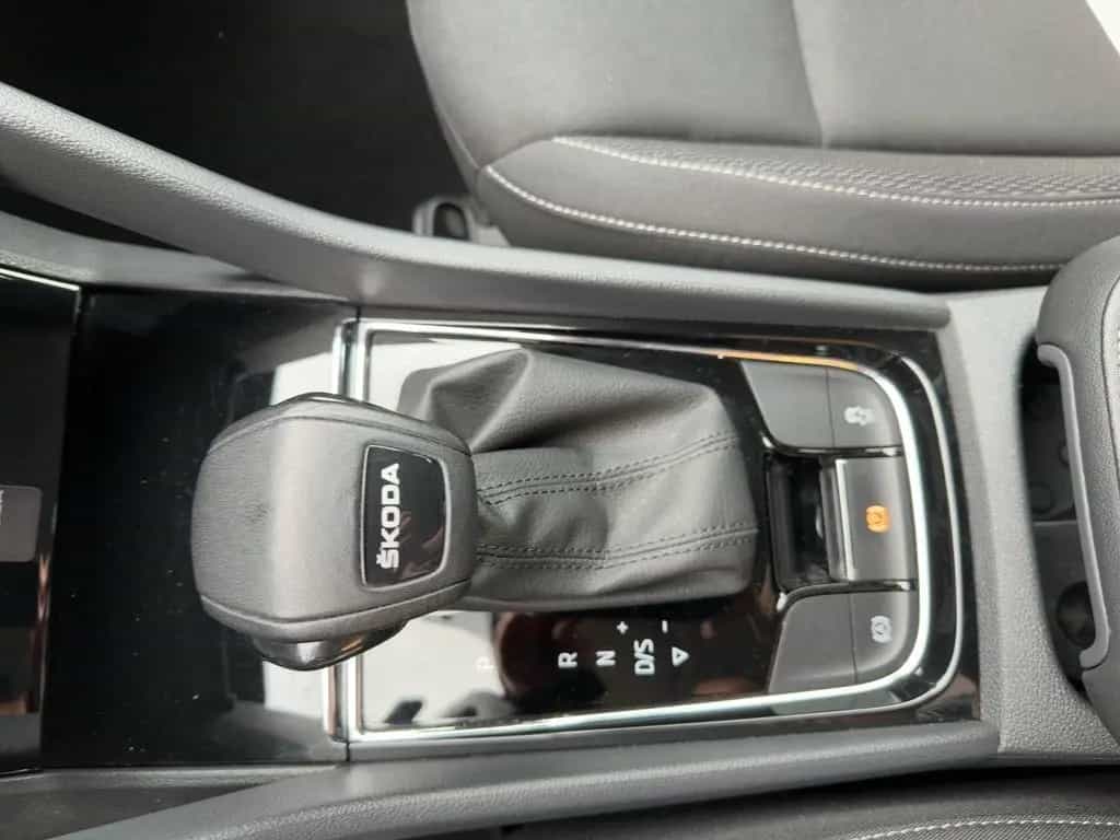 Skoda Karoq Ambition CAM LED NAVI AHK PDC 01/2023-photo-15