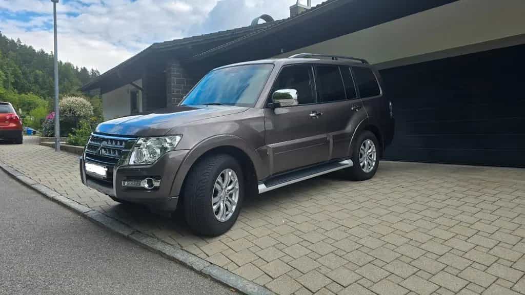Mitsubishi Pajero 3,2 DI-D 4WD Top Automatik Top 06/2015-photo-0
