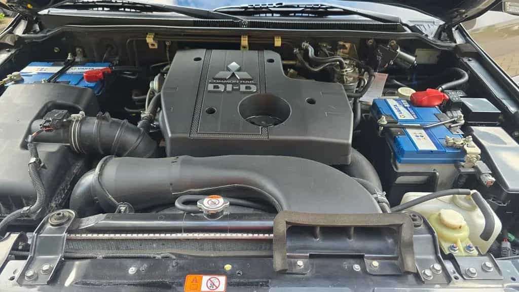 Mitsubishi Pajero 3,2 DI-D 4WD Top Automatik Top 06/2015-photo-12