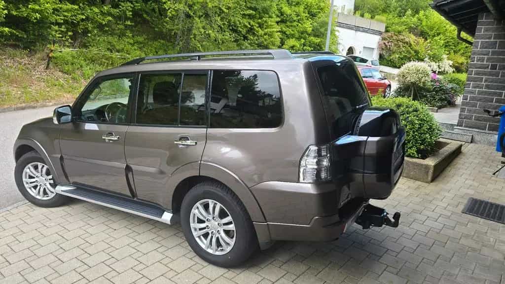 Mitsubishi Pajero 3,2 DI-D 4WD Top Automatik Top 06/2015-photo-2