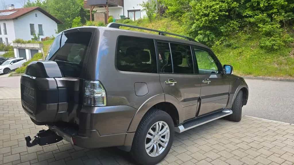 Mitsubishi Pajero 3,2 DI-D 4WD Top Automatik Top 06/2015-photo-3