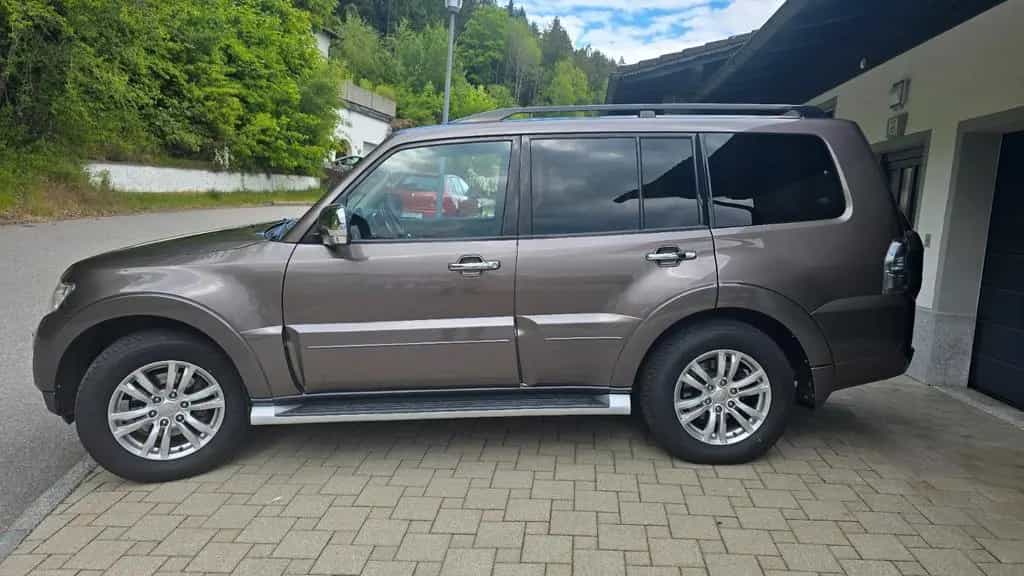 Mitsubishi Pajero 3,2 DI-D 4WD Top Automatik Top 06/2015-photo-4