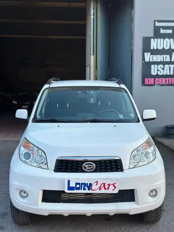 Daihatsu Terios 1.5 4WD B You O/F Dolomite 04/2011-photo-1