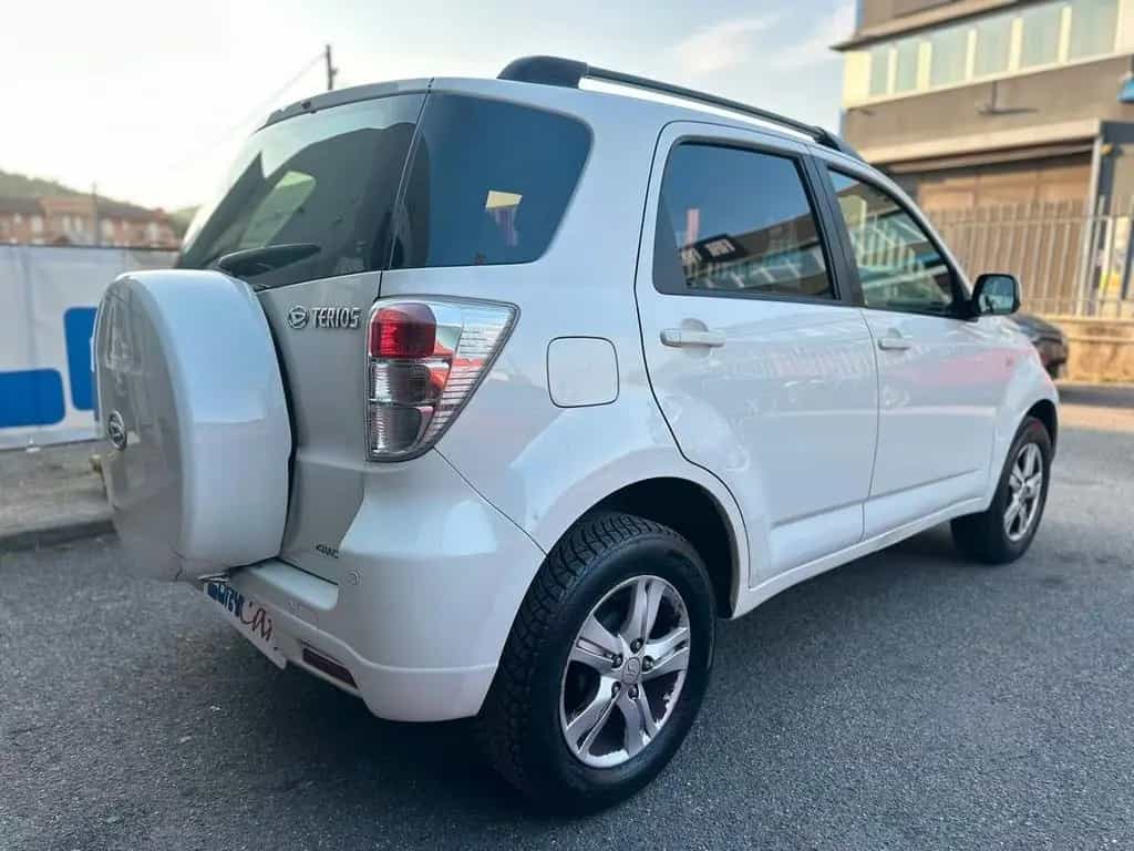 Daihatsu Terios 1.5 4WD B You O/F Dolomite 04/2011-photo-4