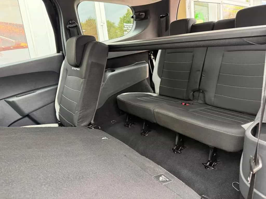 Dacia Lodgy 1.6 SCe 100 Stepway 02/2019-photo-13