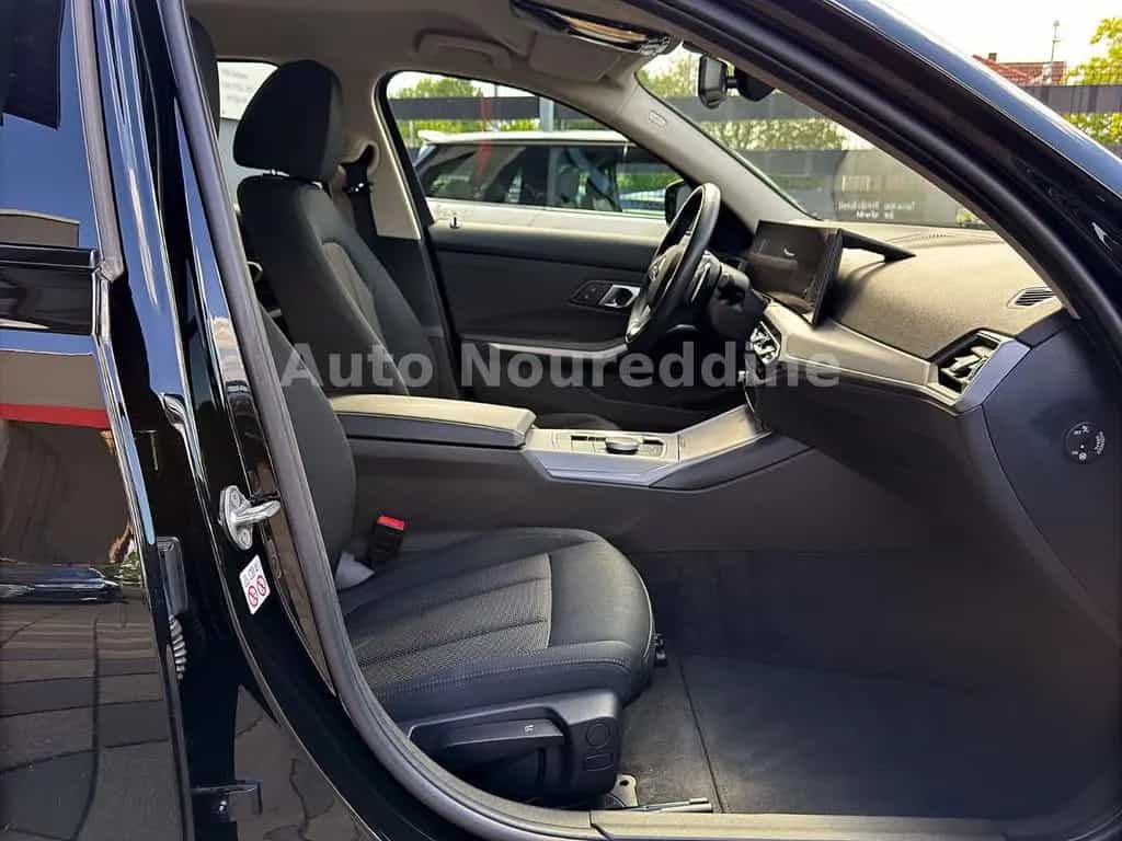 BMW 318 i Touring Automatik*Facelift*Curved*Live*LED* 11/2022-photo-15