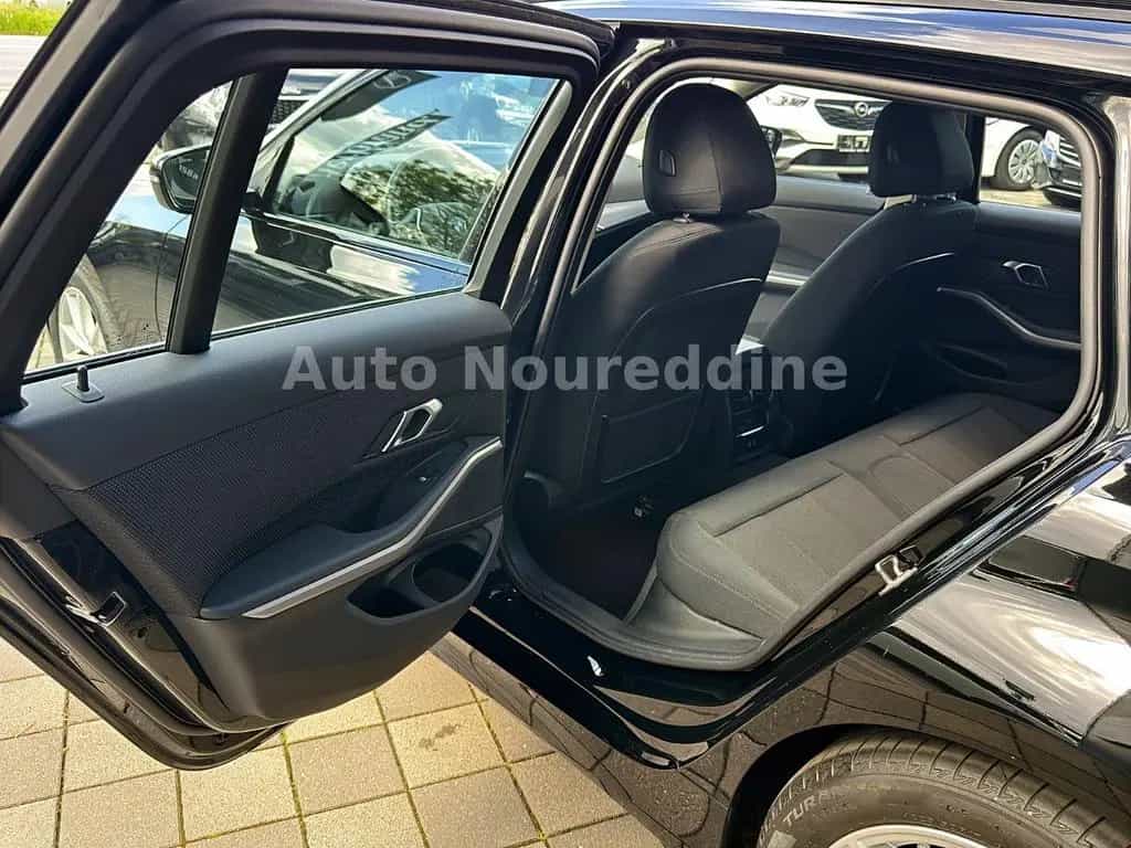 BMW 318 i Touring Automatik*Facelift*Curved*Live*LED* 11/2022-photo-17