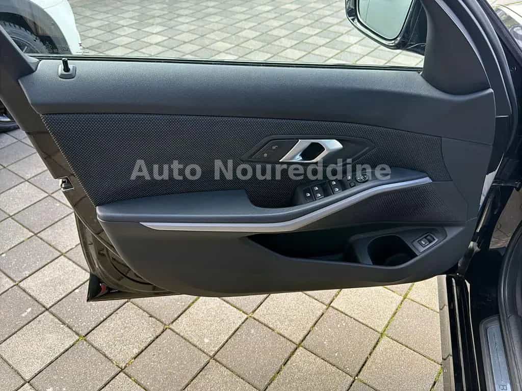 BMW 318 i Touring Automatik*Facelift*Curved*Live*LED* 11/2022-photo-18