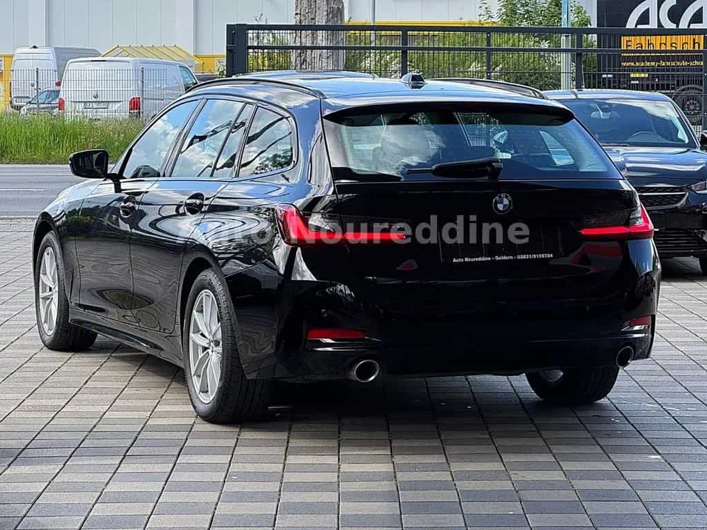 BMW 318 i Touring Automatik*Facelift*Curved*Live*LED* 11/2022-photo-3