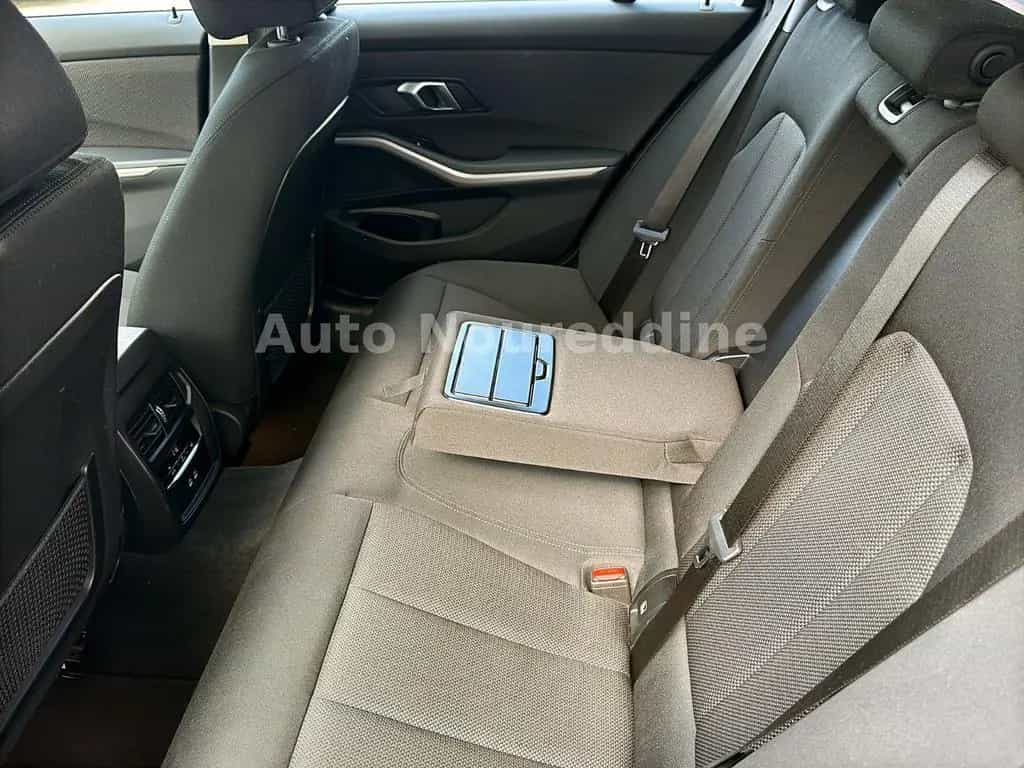 BMW 318 i Touring Automatik*Facelift*Curved*Live*LED* 11/2022-photo-35