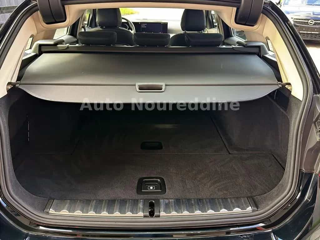 BMW 318 i Touring Automatik*Facelift*Curved*Live*LED* 11/2022-photo-37