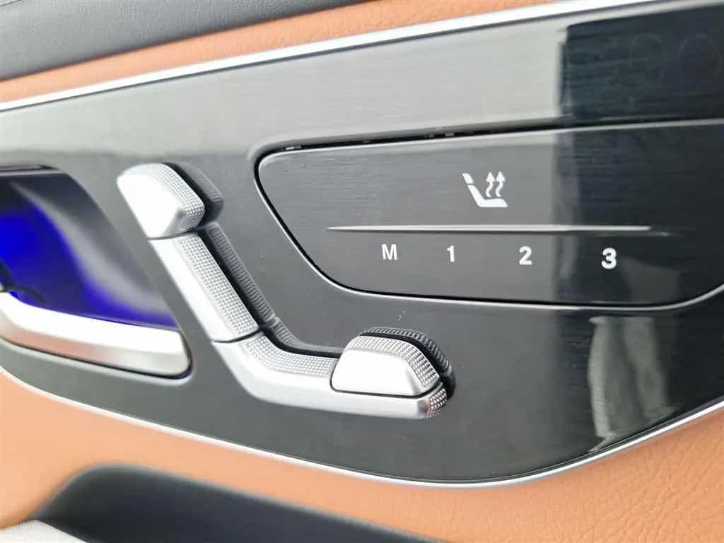Mercedes-Benz GLC 300 AMG-Line 4MATIC 9G-tronic 01/2025-photo-27