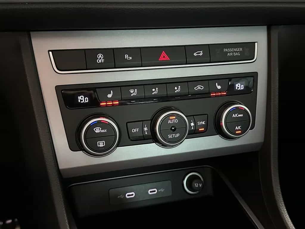 Seat Ateca FR 360Cam Navi Teil-Leder Pano AHK LED ACC 02/2022-photo-26