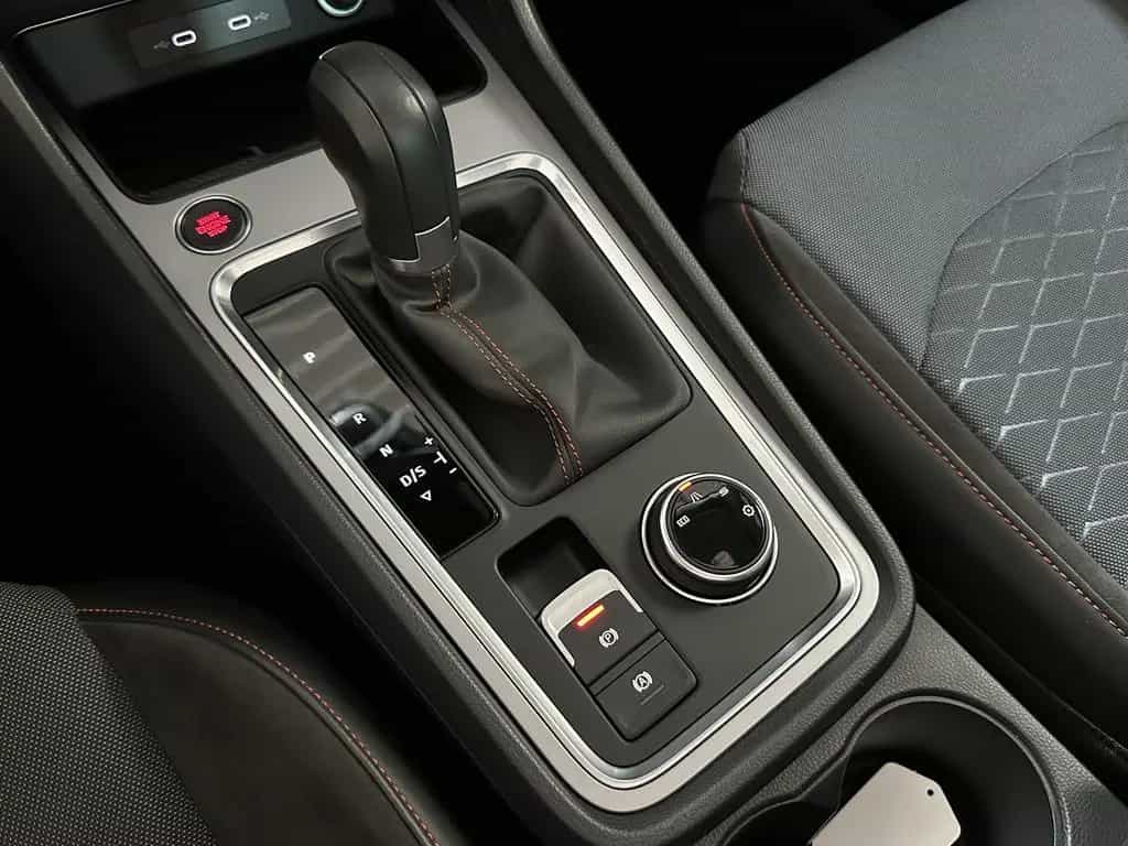 Seat Ateca FR 360Cam Navi Teil-Leder Pano AHK LED ACC 02/2022-photo-28