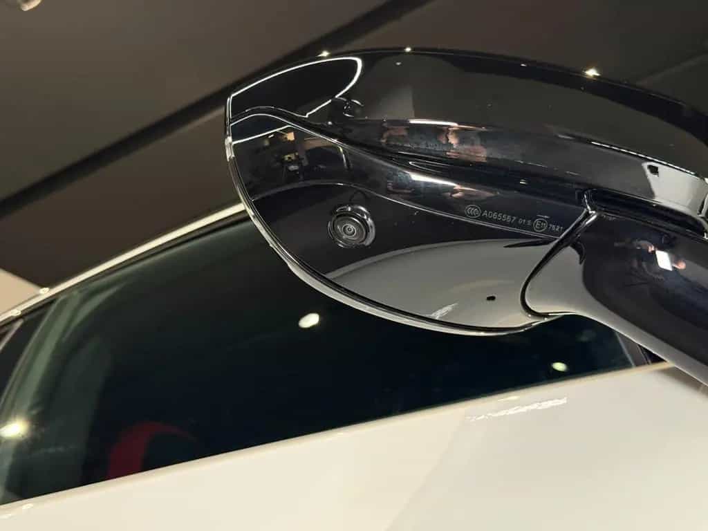 Aston Martin DBX *405kW*Carbon*Alcantara*Anhänger 04/2022-photo-17