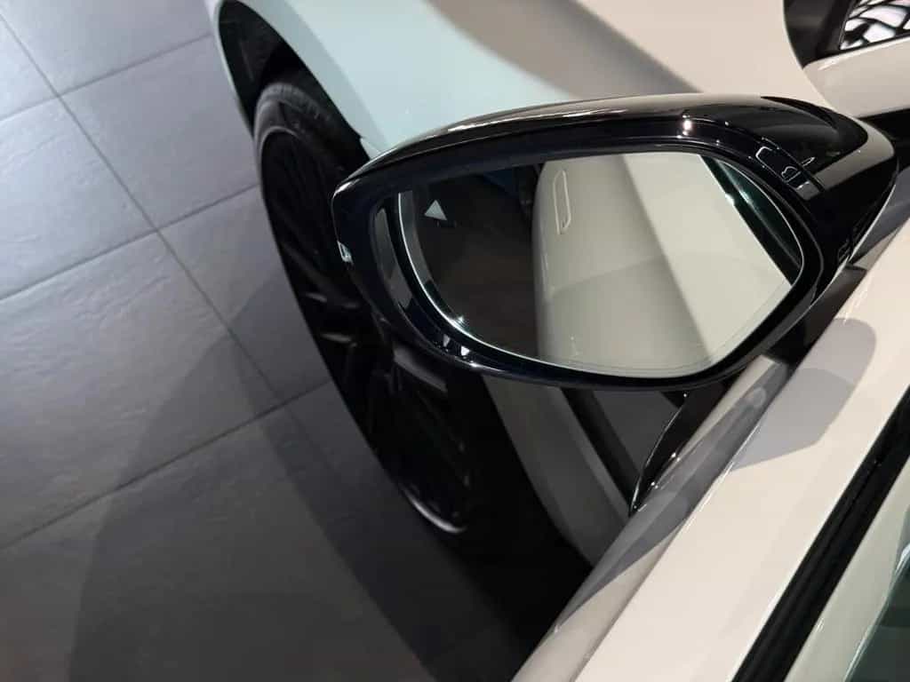 Aston Martin DBX *405kW*Carbon*Alcantara*Anhänger 04/2022-photo-22