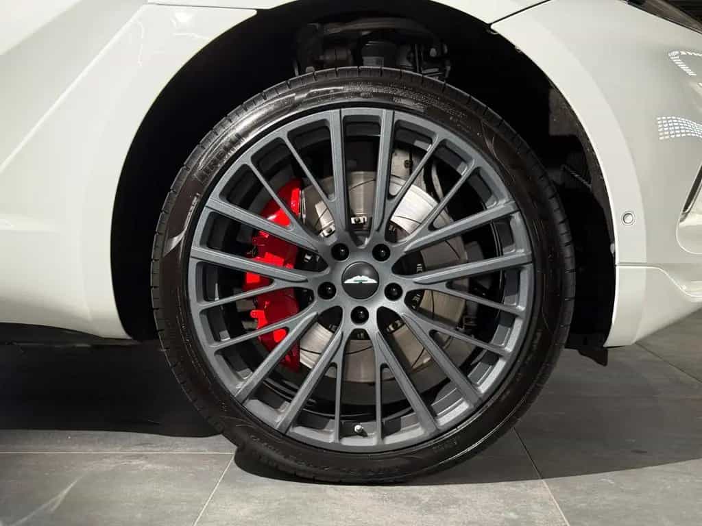 Aston Martin DBX *405kW*Carbon*Alcantara*Anhänger 04/2022-photo-23