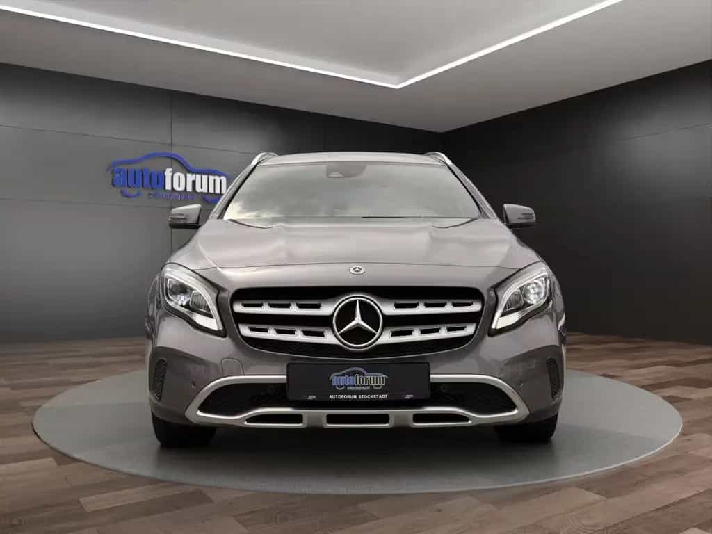 Mercedes-Benz GLA 220 4Matic NAVI°LED°SHZ°PDC°EL.HECKKLAPPE 10/2018-photo-1
