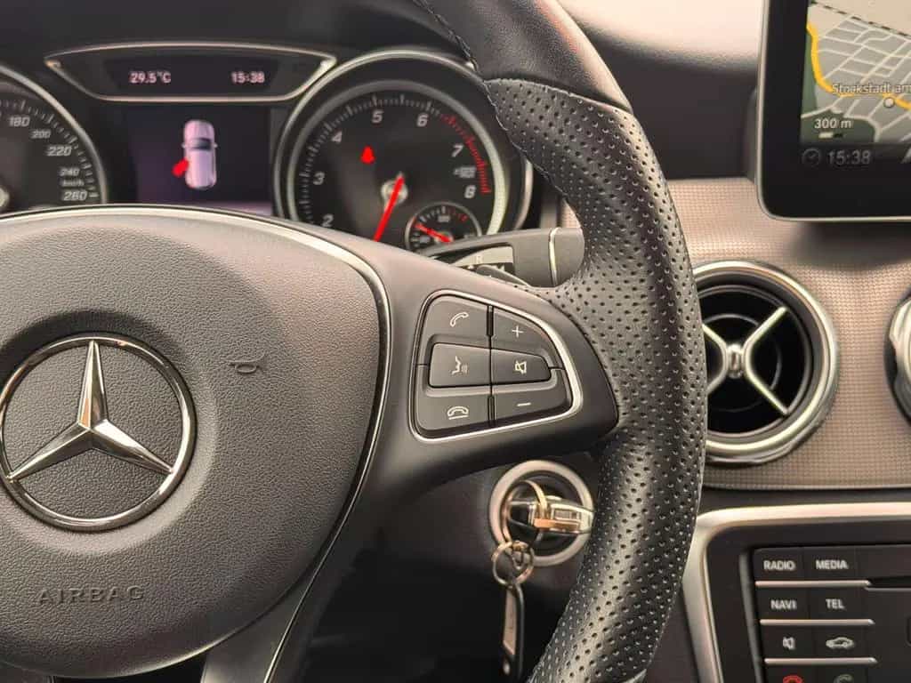 Mercedes-Benz GLA 220 4Matic NAVI°LED°SHZ°PDC°EL.HECKKLAPPE 10/2018-photo-13