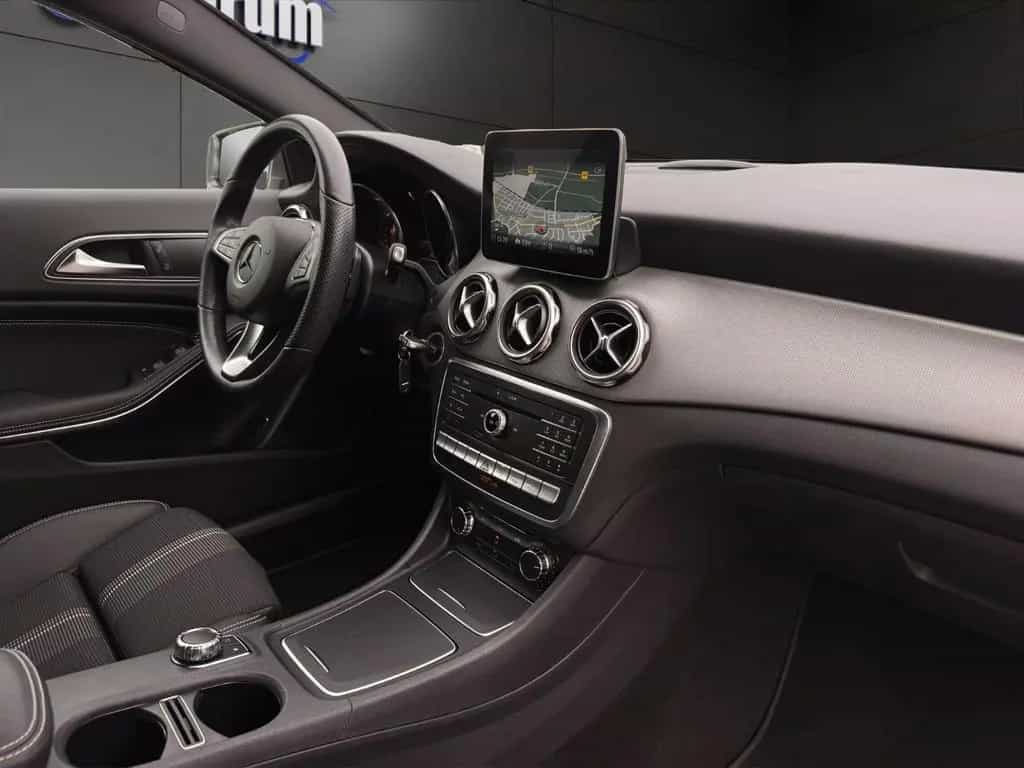 Mercedes-Benz GLA 220 4Matic NAVI°LED°SHZ°PDC°EL.HECKKLAPPE 10/2018-photo-16