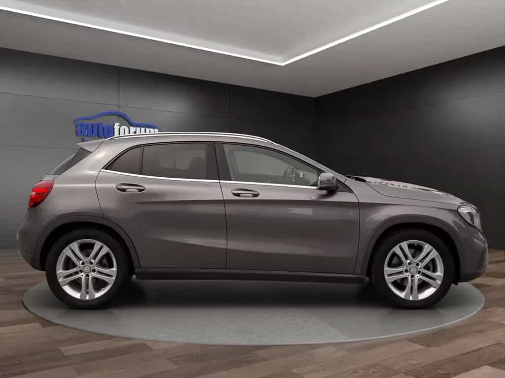 Mercedes-Benz GLA 220 4Matic NAVI°LED°SHZ°PDC°EL.HECKKLAPPE 10/2018-photo-7