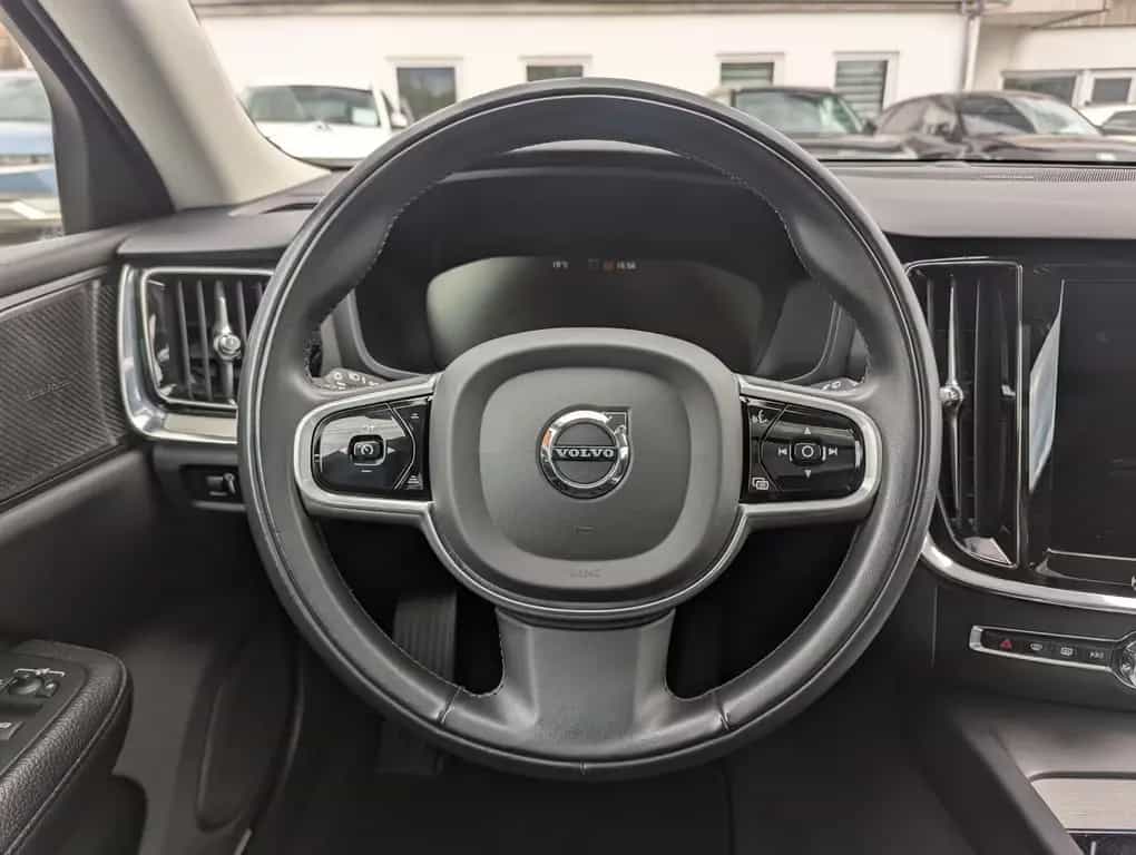 Volvo V60 Inscription PANO LED ACC MEMORY H&R AHK 360° 01/2022-photo-9