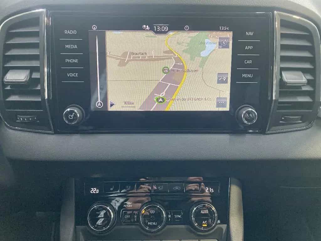 Skoda Karoq Tour 1.5 TSI NAVI+PDC+KAMERA+GRA+LED+BT 03/2024-photo-12