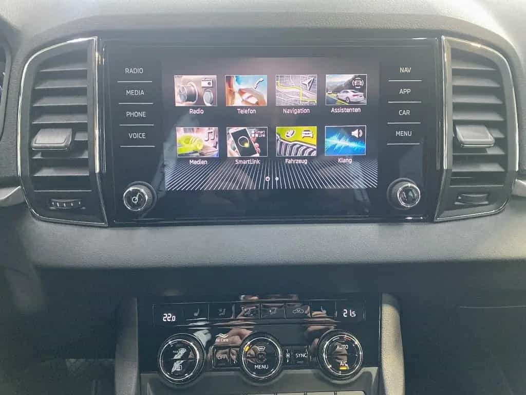 Skoda Karoq Tour 1.5 TSI NAVI+PDC+KAMERA+GRA+LED+BT 03/2024-photo-13