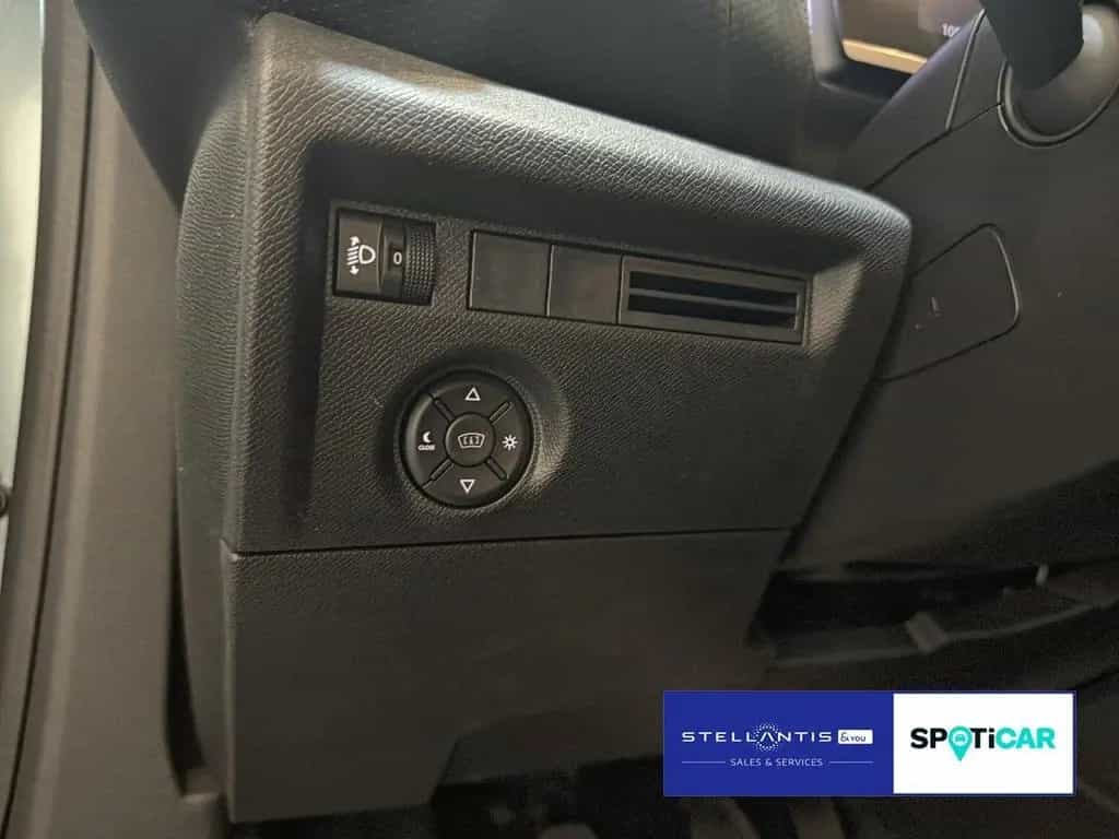 Citroën C4 1.2 PureTech 130 Max AHK abnehmbar 11/2023-photo-18