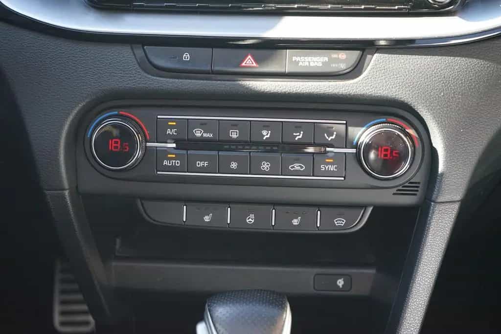 Kia pro cee'd / ProCeed ProCeed 1.6 T-GDI GT LED Panorama Totwinkel AHK 09/2021-photo-14